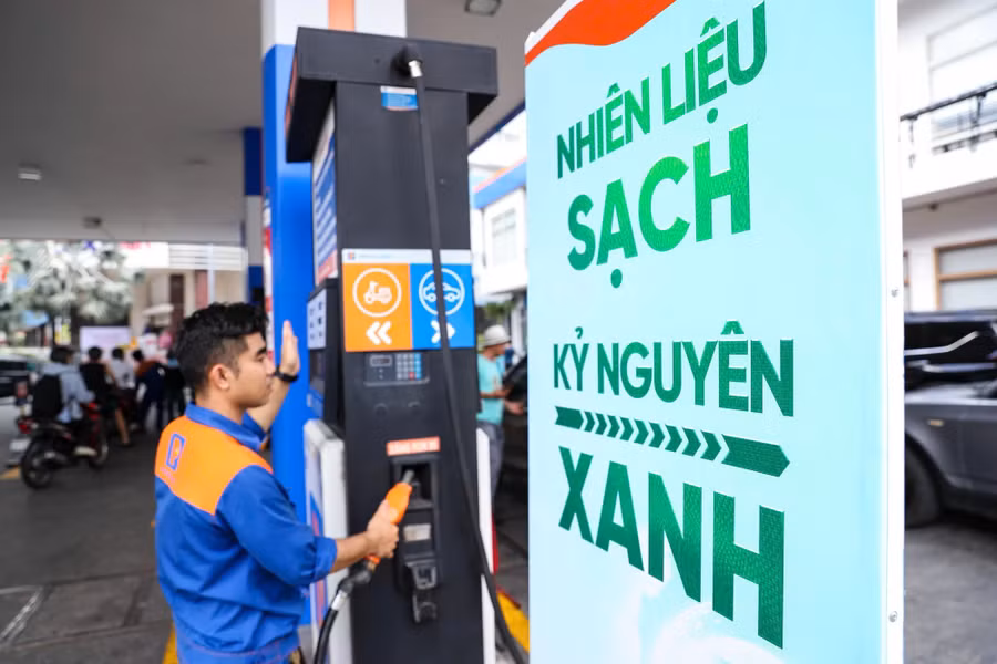 Giá xăng dầu tại hệ thống cửa hàng bán lẻ thuộc Petrolimex thấp hơn giá điều hành 300 đồng/lít, kg đến hết ngày 29.10