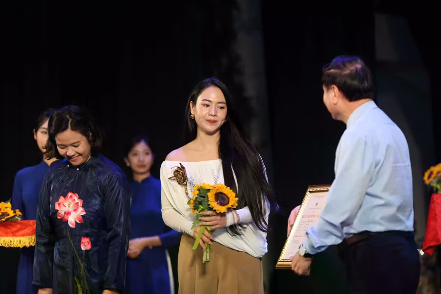 Việt Hoa cũng có huy chương vàng trong liên hoan. Ảnh: BTC
