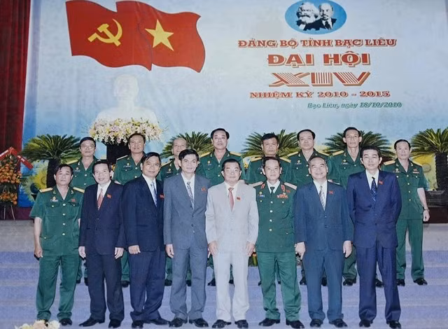 Thiếu tướng Hồ Khải Hoàng dự Đại hội Đảng bộ tỉnh Bạc Liêu lần thứ XIV. Ảnh: Gia đình cung cấp
