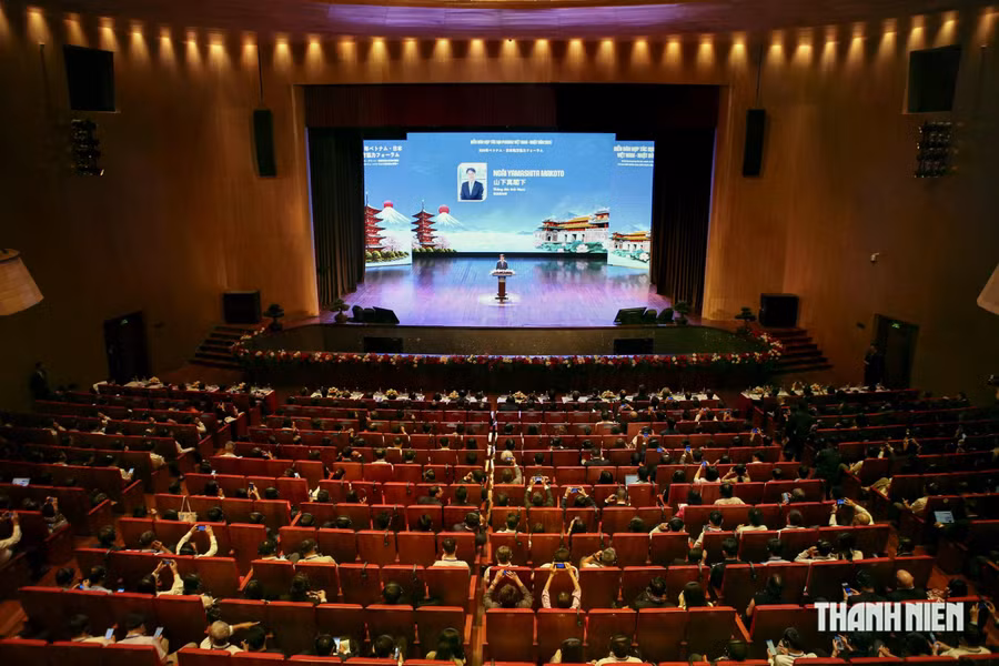 Chương trình khai mạc Diễn đàn hợp tác địa phương Việt Nam - Nhật Bản năm 2026 tại Nhà hát Sông Hương (thành phố Huế). Ảnh: Lê Hoài Nhân