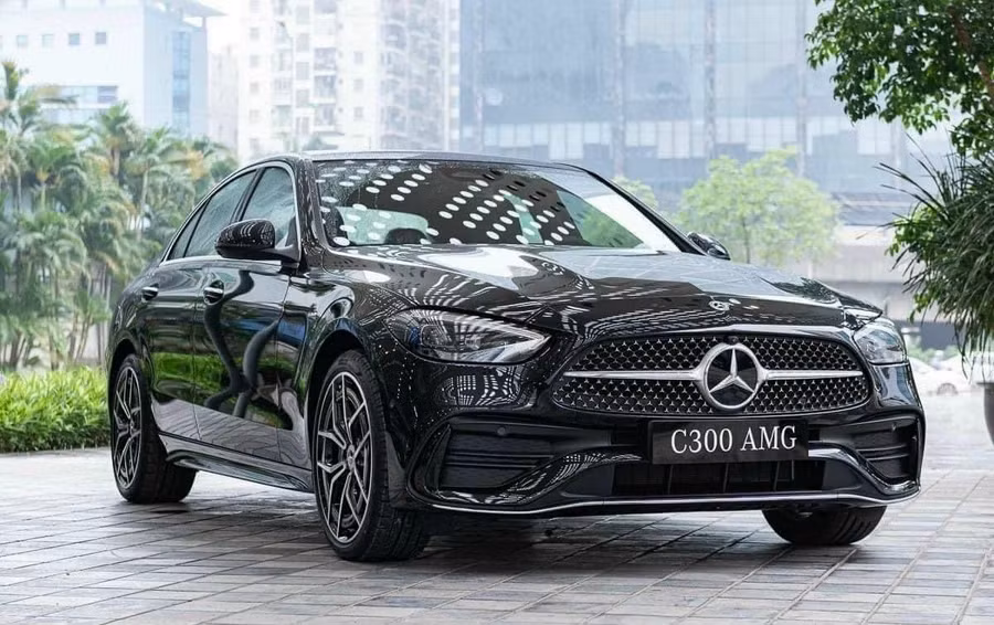 mercedes-c300-amg-2022-2023-2024-2025-noi-that-ngoai-that-mercedeshaxaco-com-vn-5.jpg