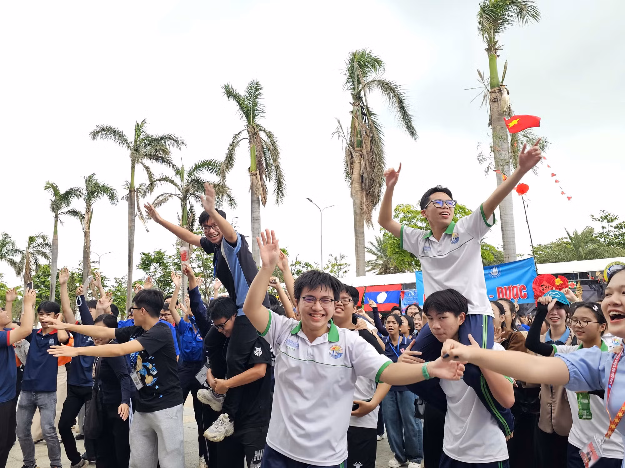 lien-hoan-clb-doi-nhom-nam-2025-gia-lai-15.jpg