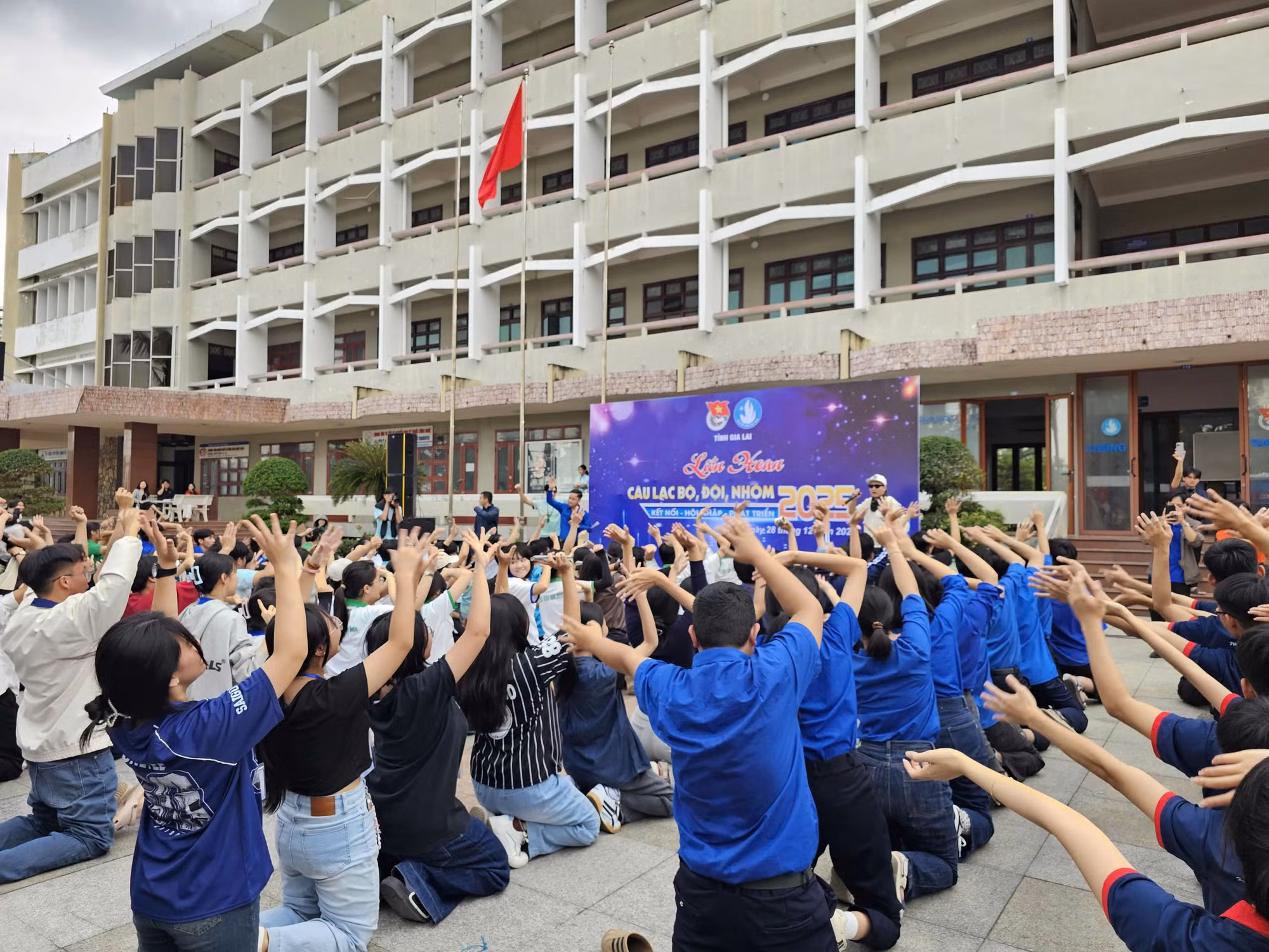 lien-hoan-clb-doi-nhom-nam-2025-gia-lai-16.jpg