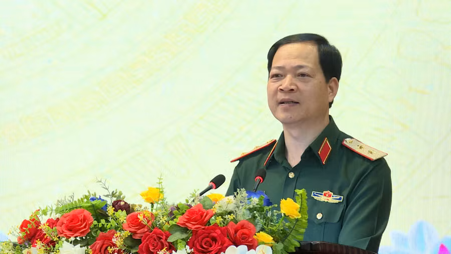 trung-tuong-dao-tuan-anh-pho-bi-thu-dang-uy-tu-lenh-quan-doan-34-phat-bieu-tai-hoi-nghi.jpg