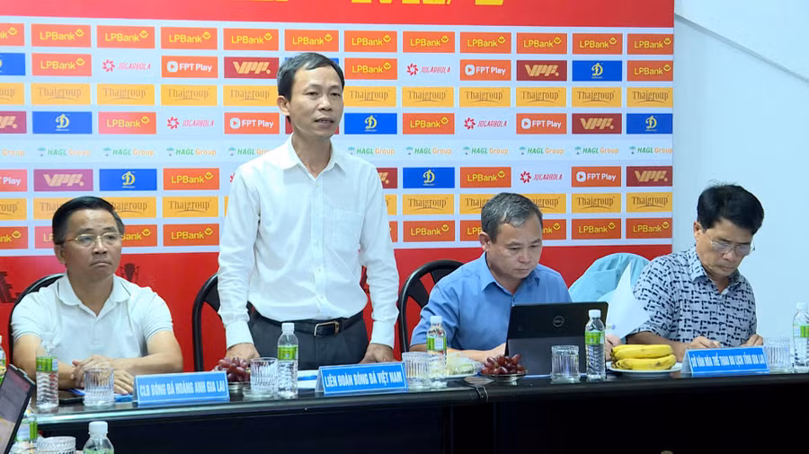 anh-ong-nguyen-minh-chau-pho-tong-thu-ky-lien-doan-bong-da-viet-nam-thong-tin-ve-cac-doi-bong-tham-du-giai.jpg