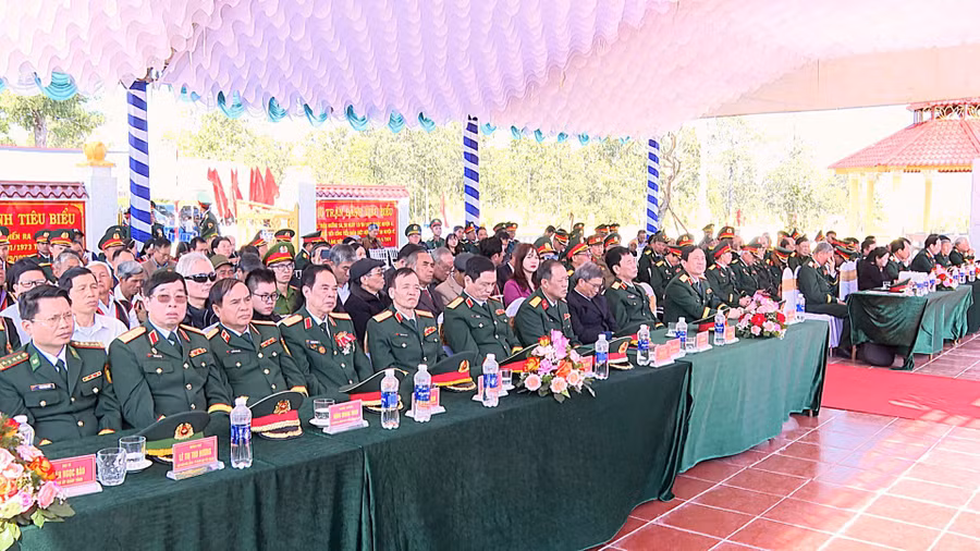 quang-canh-buoi-le.jpg