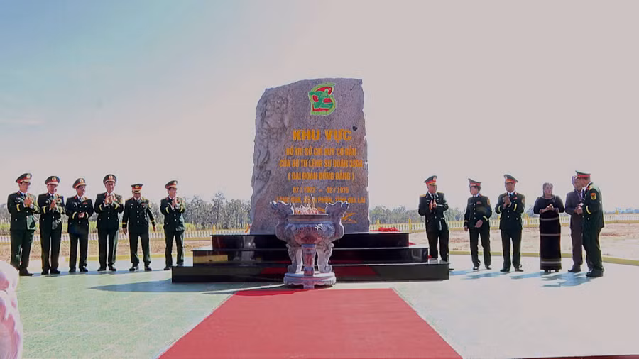 mo-bang-khanh-thanh-bia-di-tich-lich-su-khu-vuc-bo-tri-so-chi-huy-co-ban-cua-bo-tu-lenh-su-doan-320a.jpg