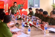 Cục trưởng Cục An ninh nội địa, Bộ Công an thăm và làm việc tại Công an xã biên giới Ia Nan