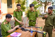 Cảnh báo hành vi tự chế, mua bán, tàng trữ vũ khí, công cụ hỗ trợ 