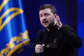 Tổng thống Ukraine Volodymyr Zelensky phát biểu với báo giới tại Kiev