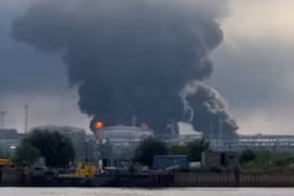 Tổng thống Zelensky xác nhận Ukraine tấn công cảng dầu Nga ở St. Petersburg