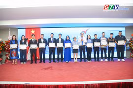 CLB Patin Quy Nhơn được tuyên dương tại Đại hội Liên đoàn Trượt băng và Roller Việt Nam