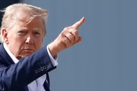 Tổng thống Trump đang cân nhắc "quyết định lớn" để chấm dứt xung đột với Iran
