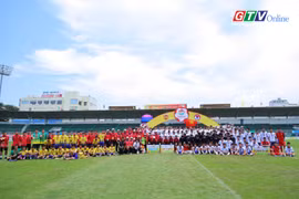 Lớp học không tường: Những bài học từ sân cỏ