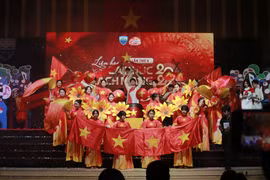 Học lịch sử từ những giai điệu cách mạng