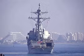 Tàu khu trục USS Delbert D. Black rời cảng Eilat của Israel. Ảnh: Yehuda Ben Yitach