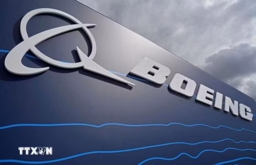 boeing-dinh-tre-san-xuat-may-bay-cho-hang-777-vi-thieu-linh-kien-canh.png