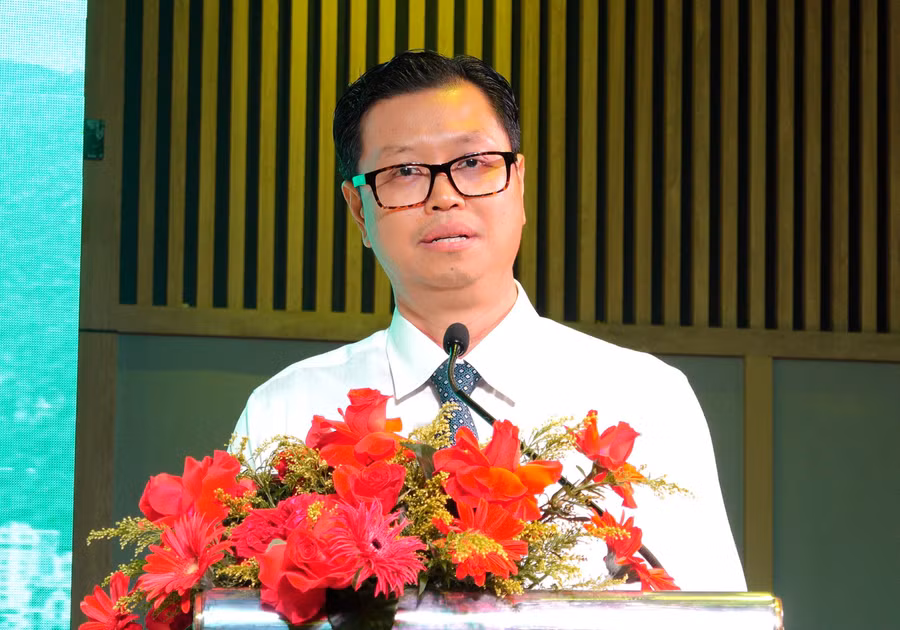 bi-thu-dang-uy-phuong-quy-nhon-nam-cam-on-su-quan-tam-cua-cac-nha-dau-tu-doanh-nghiep.jpg
