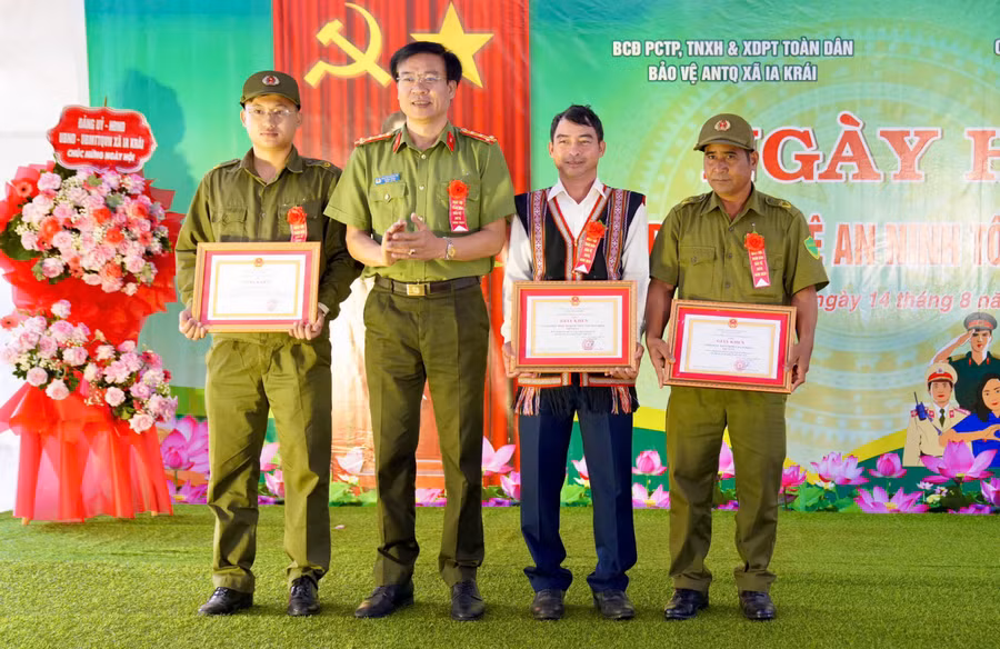 d564bb31b99238cc6183-6119.jpg