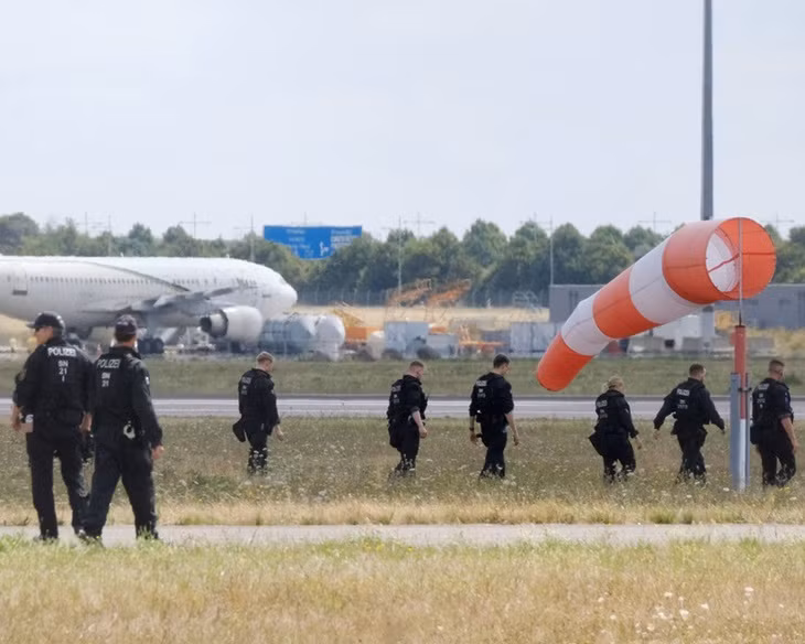 duc-dong-lanh-su-quan-nga-dong-trung-tam-goethe-sau-vu-uav.png