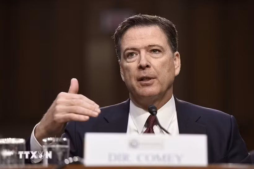 cuu-giam-doc-fbi-james-comey-doi-mat-cao-buoc-moi-ve-tiet-lo-thong-tin-mat.png