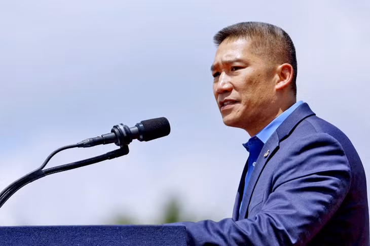 ong-hung-cao-con-phai-vuot-qua-hai-vong-phe-chuan-de-tro-thanh-bo-truong-hai-quan-my.png