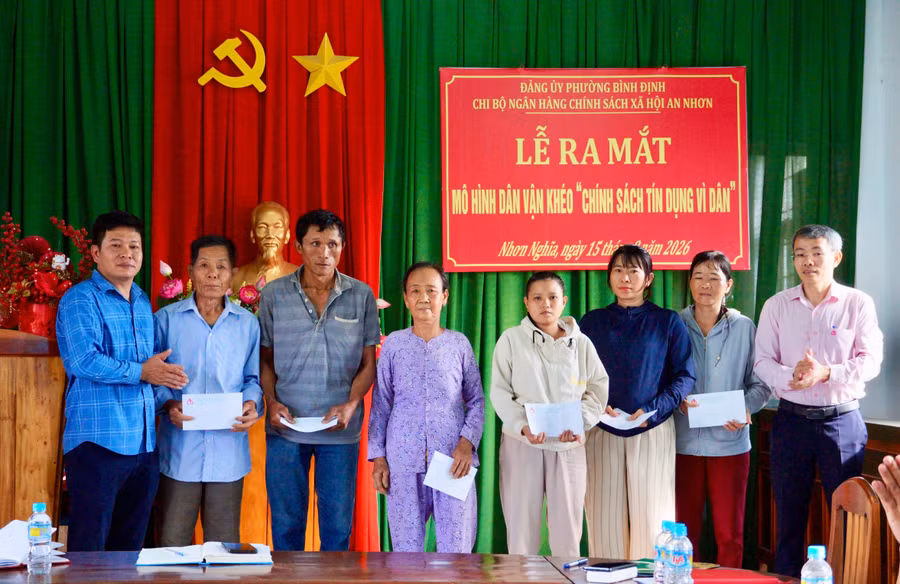 2-ra-mat-tin-dung-vi-dan.jpg