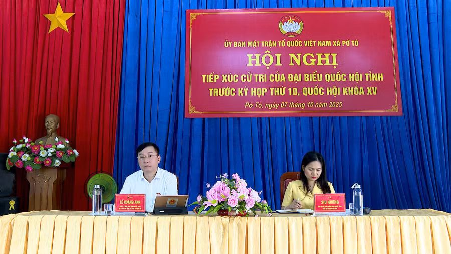 dbqh-siu-huong-va-dbqh-le-hoang-anh-tiep-xuc-cu-tri-xa-po-to-sang-ngay-079-anh-manh-ha.jpg