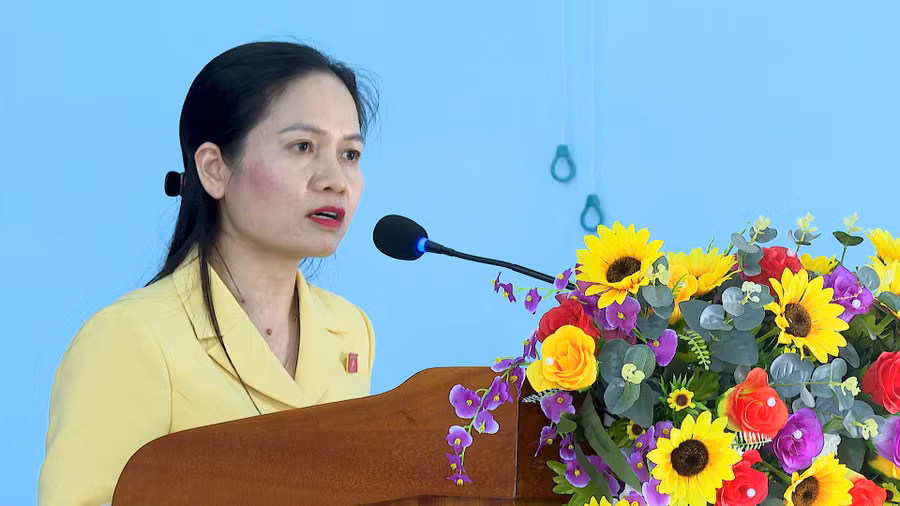 dai-bieu-quoc-hoi-siu-huong-tra-loi-cac-y-kien-kien-nghi-cua-cu-tri-anh-manh-ha.jpg