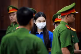 Sáng nay (19-11), Thùy Tiên, Hằng Du Mục, Quang Linh hầu tòa
