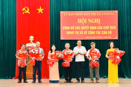Thị xã Ayun Pa công bố các quyết định về công tác cán bộ