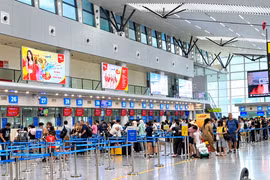 Vé máy bay Tết 2027 tăng 10-20%: Mua ngay hay tiếp tục chờ?