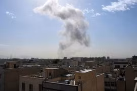 Israel tuyên bố tấn công phủ đầu vào Iran