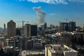 Mỹ nhập cuộc cùng Israel tấn công Iran