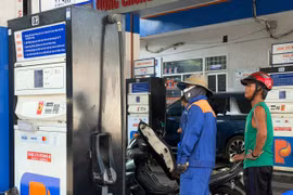 Chiều 18-6, giá xăng E10 RON 95-III giảm còn 20.750 đồng/lít