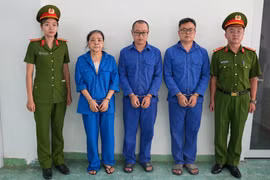 In 21.000 quyển sách không phép, 3 người bị khởi tố