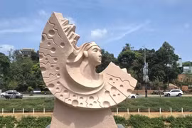 Thơ Phạm Thanh Dũng: Thăm vườn tượng suối Hội Phú