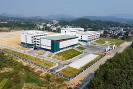 Vụ 140 bài thi đạt điểm 10 môn Toán: Một giáo viên môn Ngữ văn Trường THPT chuyên Tuyên Quang ra đầu thú