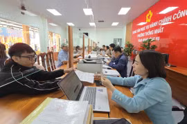Người dân không hài lòng, cán bộ “một cửa” có thể bị thay