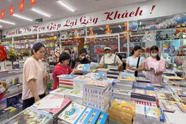 Thủ tướng chỉ đạo huy động tất cả nguồn lực, in ấn, cung ứng đủ sách giáo khoa trước 22-9