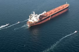 Tổng thống Trump kêu gọi đồng minh hộ tống tàu qua eo biển Hormuz, Iran cảnh báo không nên can thiệp