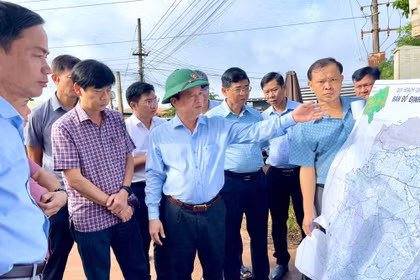 Phó Chủ tịch Thường trực UBND tỉnh Nguyễn Tuấn Thanh làm việc với các xã Chư Pưh, Ia Le, Ia Hrú