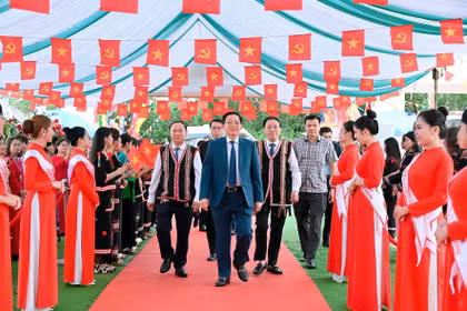 Học sinh Gia Lai hân hoan bước vào năm học mới