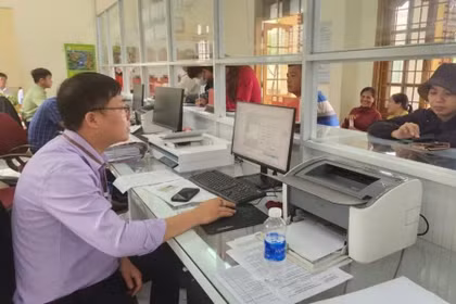 Thứ Bảy (22-8), những ai phải đi làm bù?