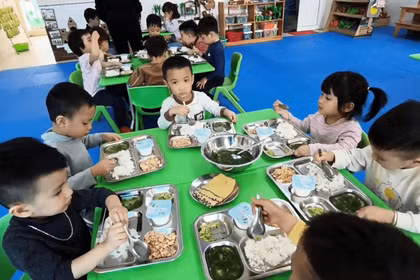Phụ huynh Hà Nội có thể giám sát bữa ăn bán trú của con qua HanoiCheck