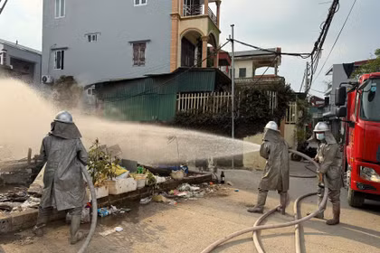 Vụ rò rỉ khí clo khiến 42 người nhập viện: 1 nạn nhân nguy cơ mất thị lực, người khác nguy kịch