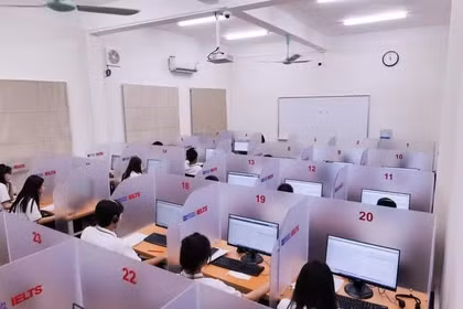 Học sinh kiểm tra định kỳ trên máy tính: Máy lỗi, mất mạng xử lý ra sao?