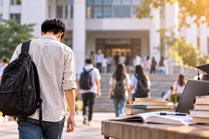 Có trường đại học hơn 16% sinh viên thôi học: Vì sao nhiều người rời giảng đường?