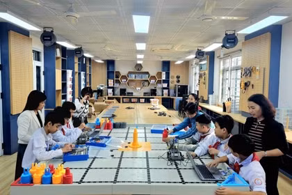 Giáo dục STEM: Không phòng riêng, không mua sắm đồng loạt, không thêm hồ sơ