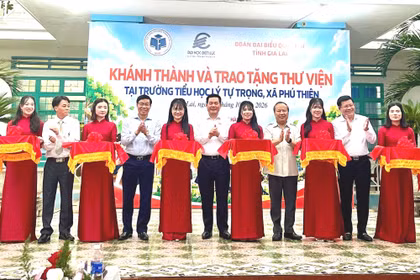 Khánh thành và trao tặng thư viện tại Trường Tiểu học Lý Tự Trọng